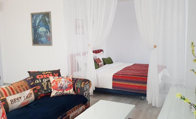 스탠다드 스튜디오, Aparthotel Olympus Plaza