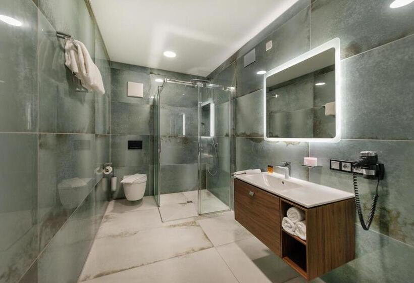 디럭스 스튜디오, G&g Boardinghouse