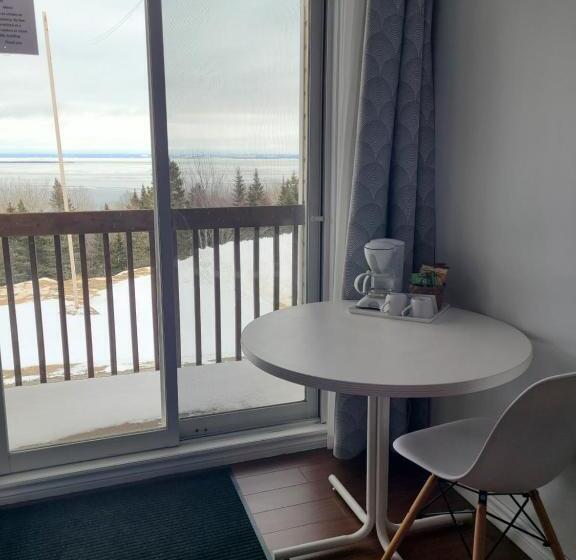 디럭스 룸, Horizon 777