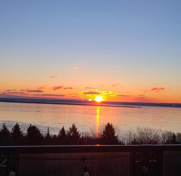 발코니가 있는 스위트, Horizon 777