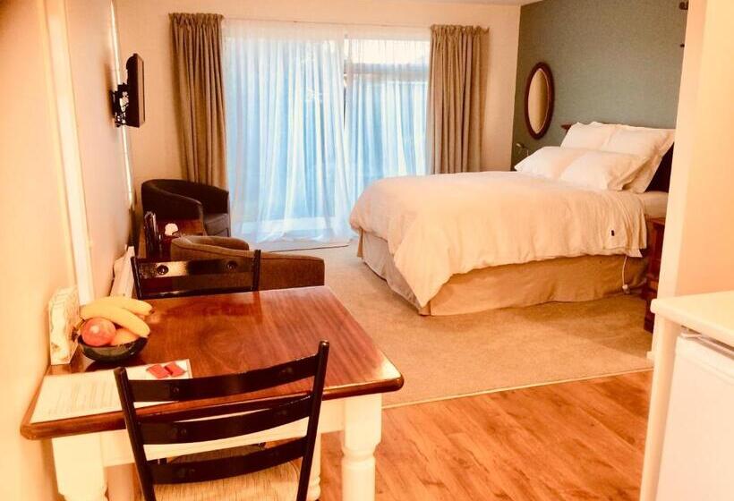 חדר דלוקס, Art Glass Studio