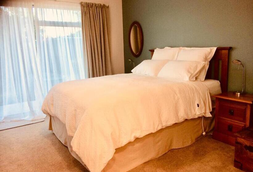 חדר דלוקס, Art Glass Studio