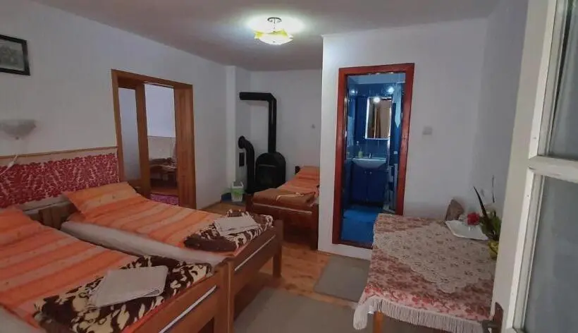 Perhehuone, Kerekes Vendégház