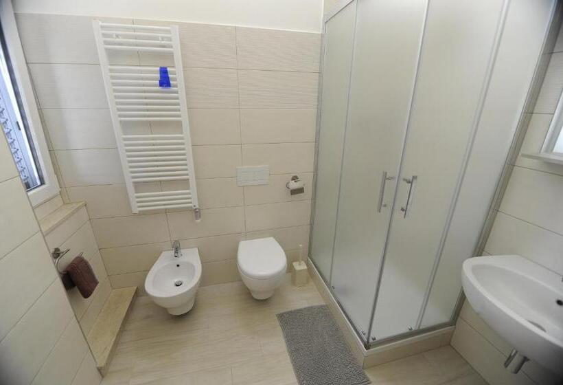 스탠다드 트리플 룸, La Marina