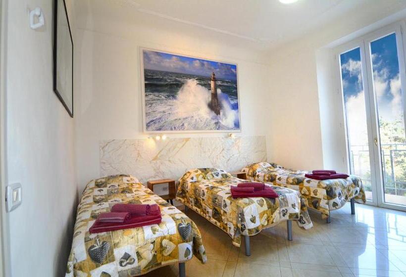 스탠다드 트리플 룸, La Marina