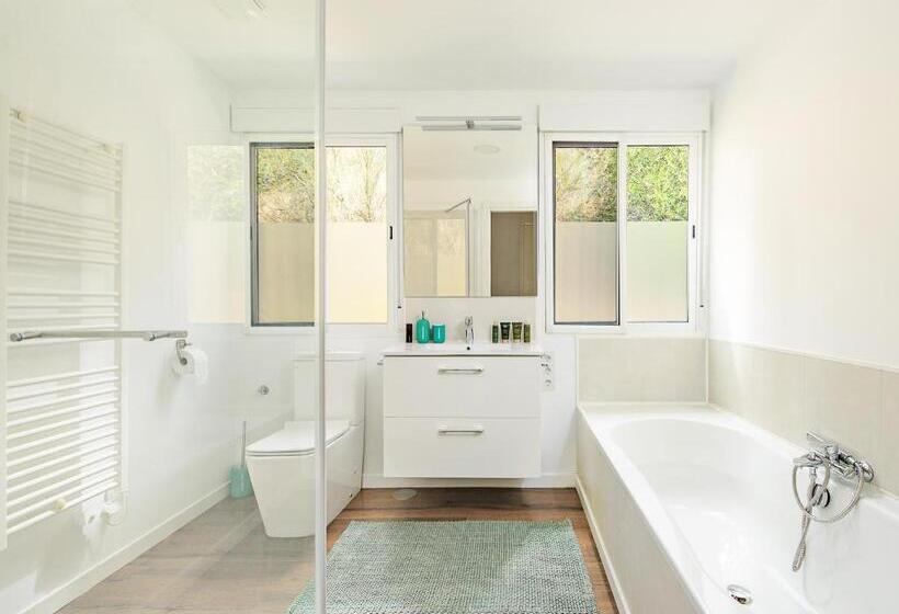 חדר משפחתי, Casa Dilica