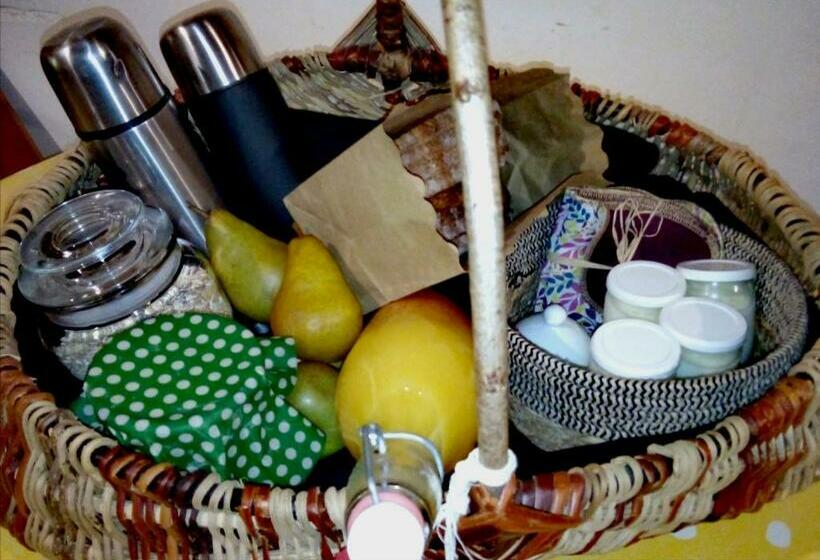 חדר משפחתי נוף לגינה, L App Art Des Ateliers Gerny