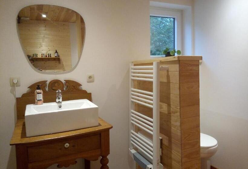 חדר משפחתי נוף לגינה, L App Art Des Ateliers Gerny