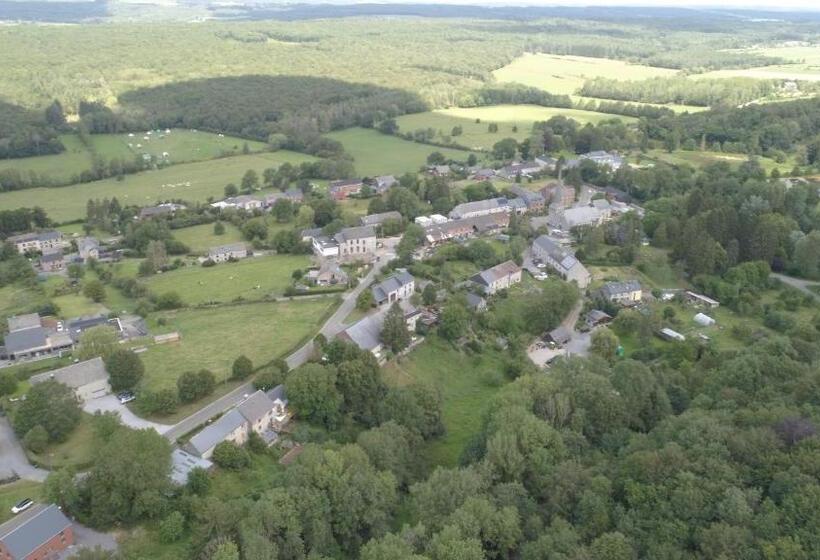 חדר משפחתי נוף לגינה, L App Art Des Ateliers Gerny