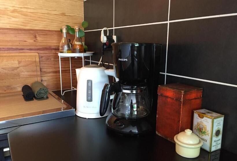 חדר משפחתי נוף לגינה, L App Art Des Ateliers Gerny