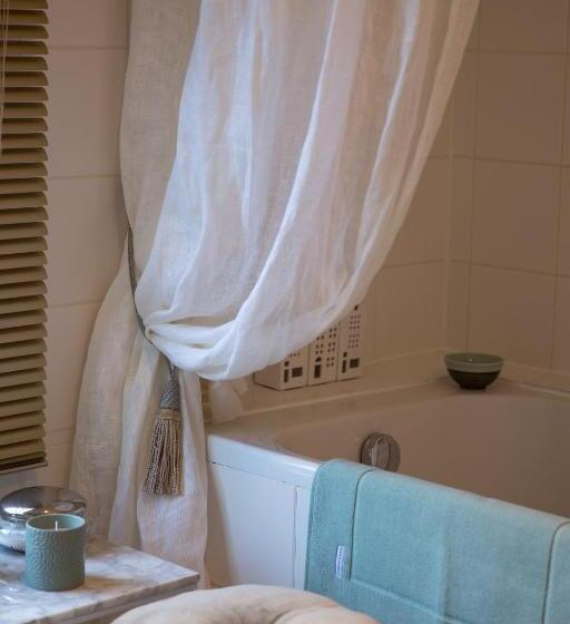 スタンダードルーム, Twos In Bruges