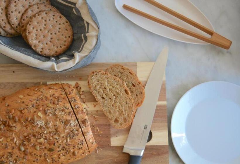 Люкс, Forskarhotellet