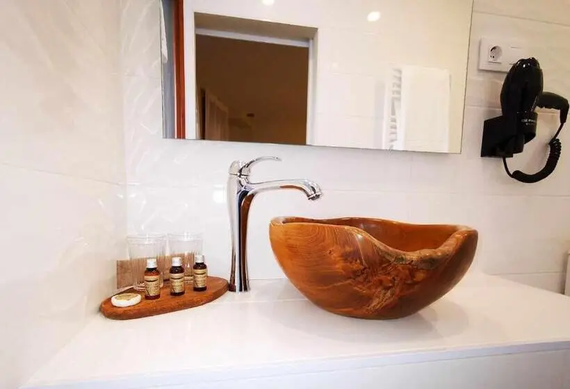اتاق استاندارد با تخت بزرگ, El Silencio Boutique Room