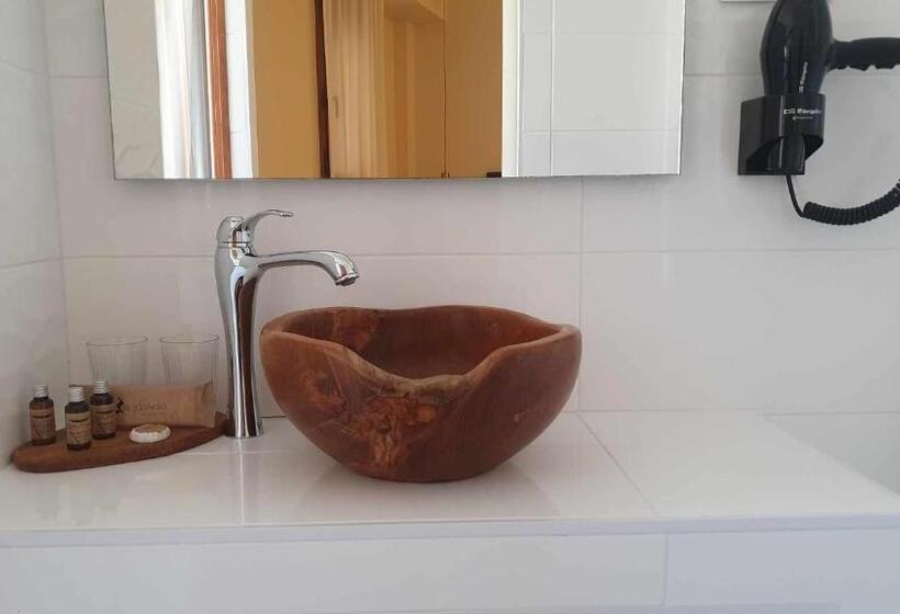 اتاق استاندارد با تخت بزرگ, El Silencio Boutique Room