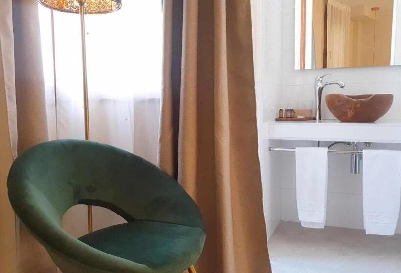 اتاق استاندارد با تخت بزرگ, El Silencio Boutique Room