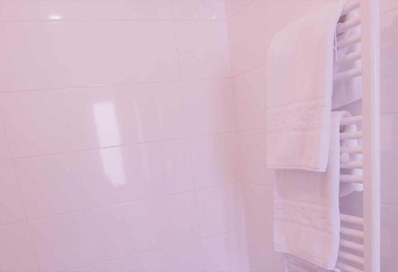 اتاق استاندارد با تخت بزرگ, El Silencio Boutique Room