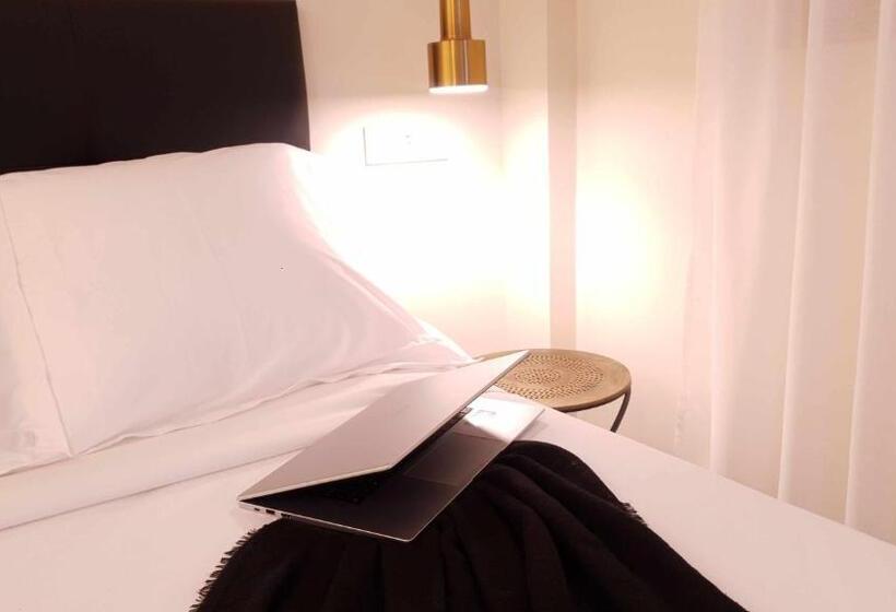 اتاق استاندارد با تخت بزرگ, El Silencio Boutique Room