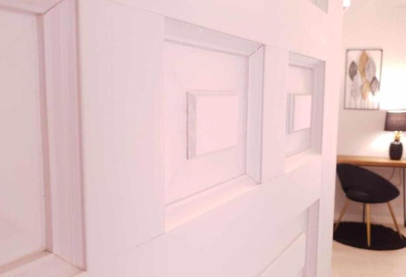 اتاق اکونومی, El Silencio Boutique Room