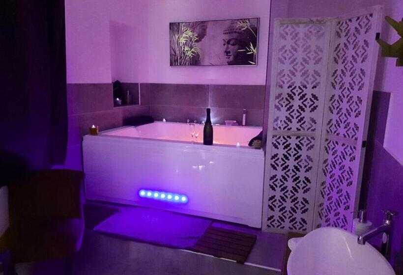 Студия Стандарт, Elle & Lui En Jacuzzi