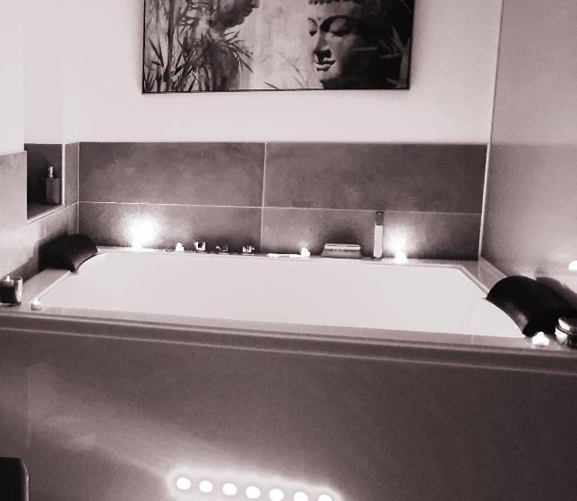 إستوديو قياسى, Elle & Lui En Jacuzzi