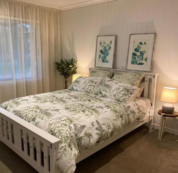 스탠다드 룸, Red Tail Retreat