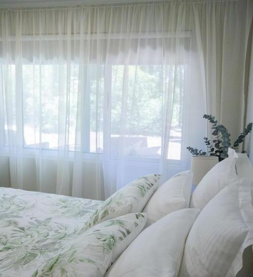 스탠다드 룸, Red Tail Retreat