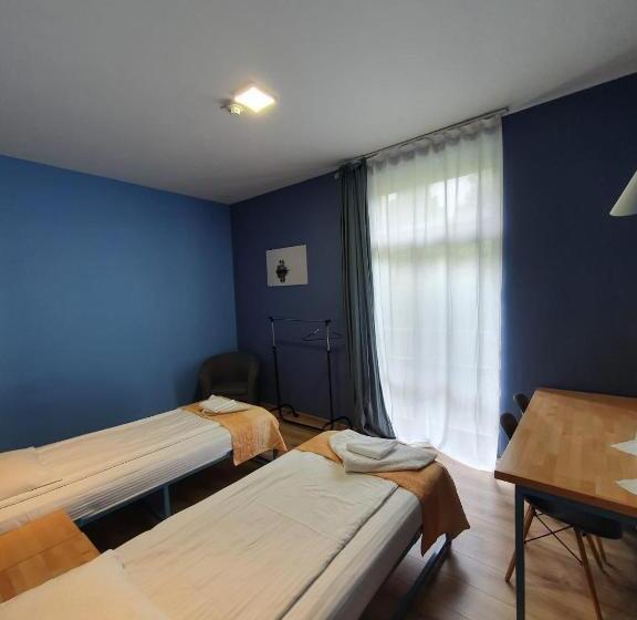 家庭间, Pensiunea Urban Point