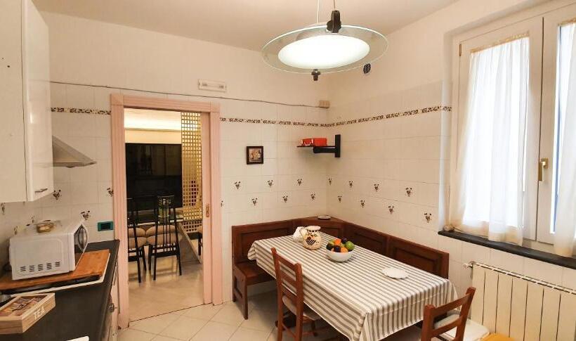 침실 3개 주택, Casa De Amicis 18