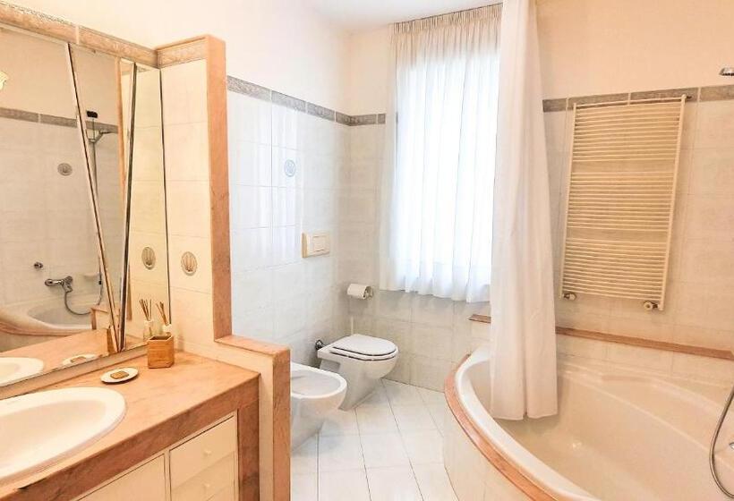 Дом 3 Спальни, Casa De Amicis 18