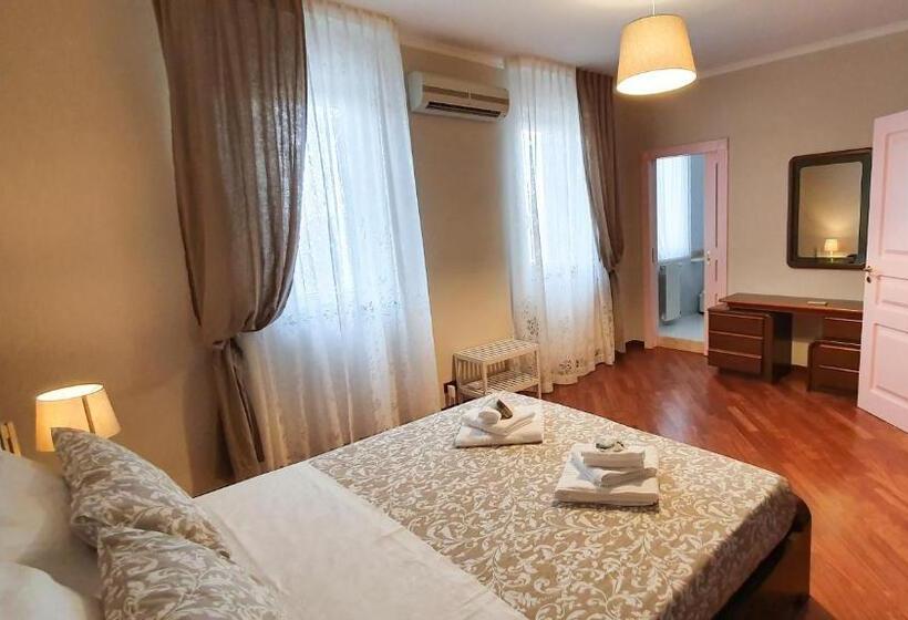 Casa 3 Quartos, Casa De Amicis 18