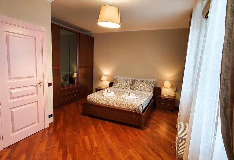 Номер Стандарт, Casa De Amicis 18