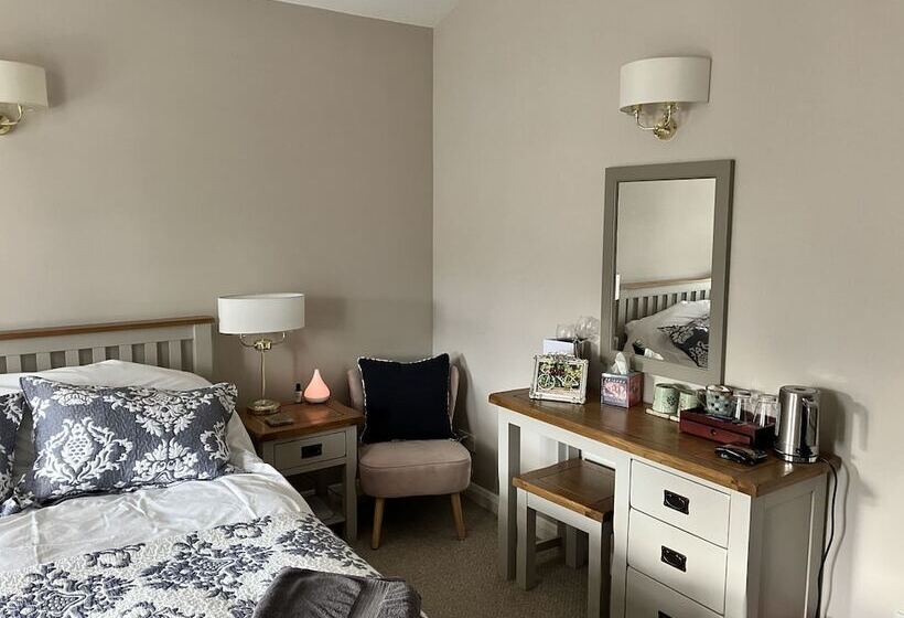 חדר דלוקס, Sixteen B