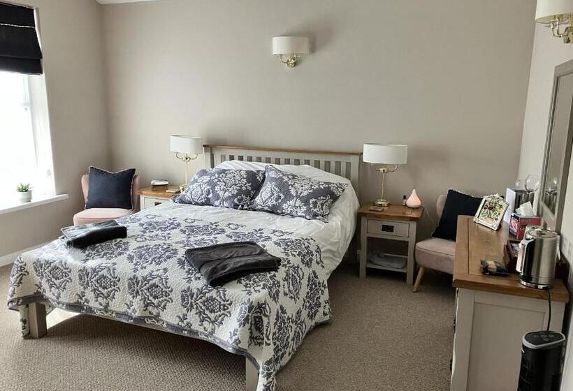 חדר דחוקס עם מיטת קינג, Sixteen B