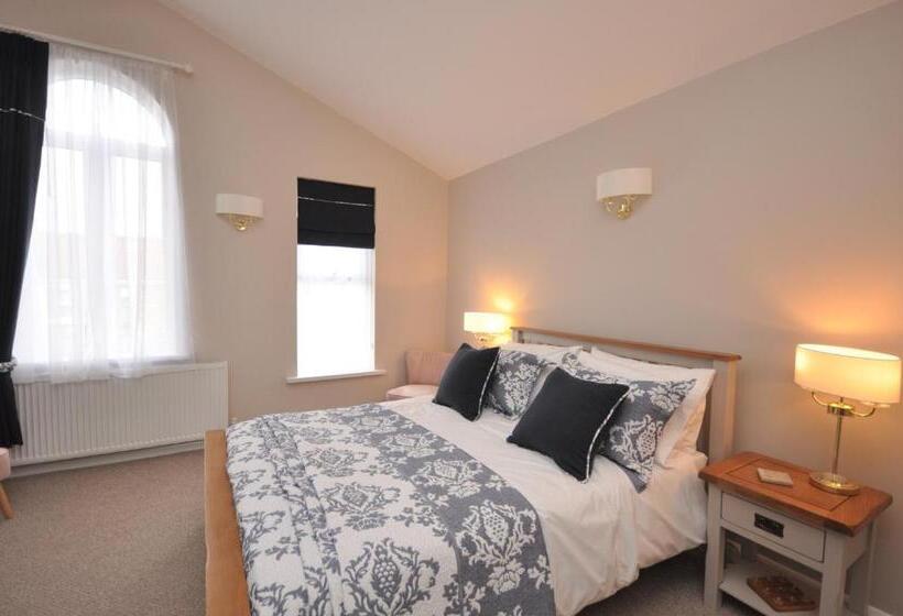 חדר דחוקס עם מיטת קינג, Sixteen B