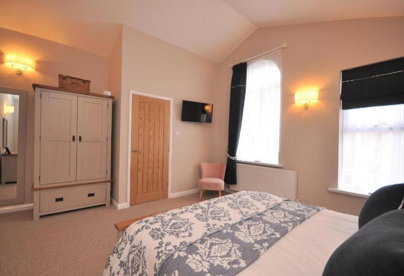 חדר דחוקס עם מיטת קינג, Sixteen B