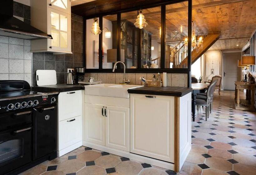 Дом 4 Спальни, La Martinoise Patio