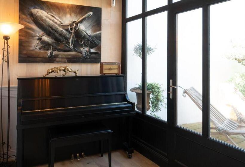 Дом 4 Спальни, La Martinoise Patio