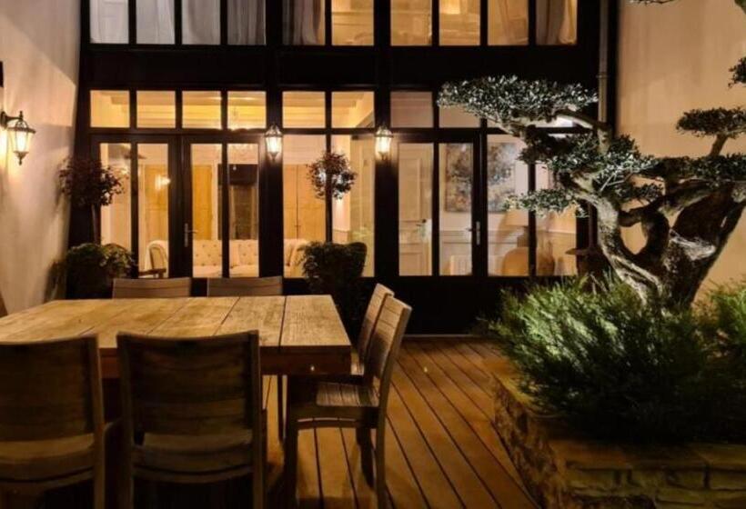 Дом 4 Спальни, La Martinoise Patio