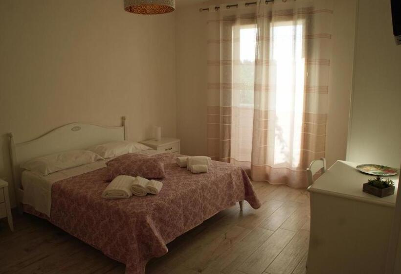 اتاق خانوادگی, Stella Fenicia