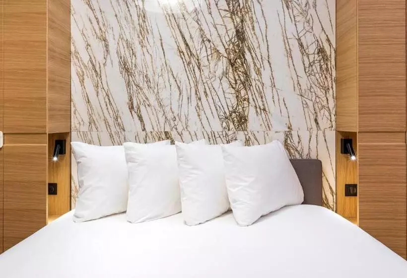 سوییت خانوادگی, Aegli Hotel Volos