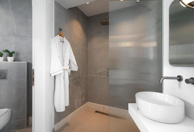 سوییت جونیور با چشم‌انداز دریا, Arkasa Palace