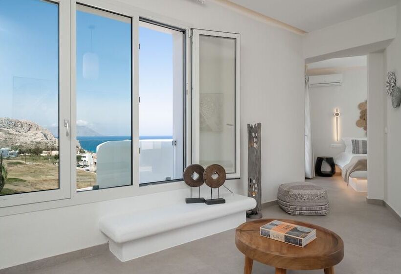 سوییت جونیور با چشم‌انداز دریا, Arkasa Palace