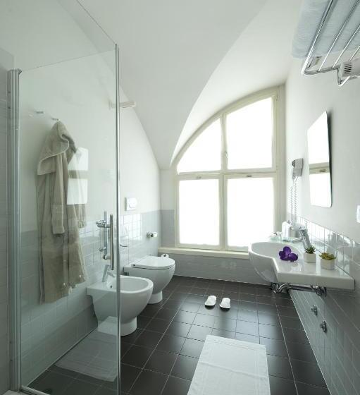 高级三人间, Delle Fiere