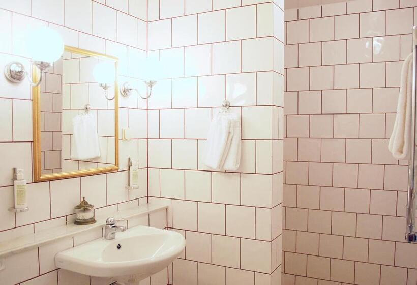 标准间, Haringe Slott