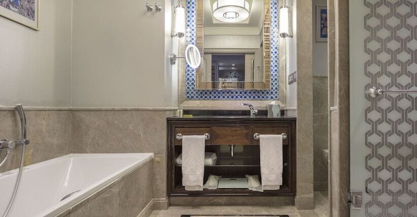 Номер Executive, Hilton Bursa Convention Center & Spa