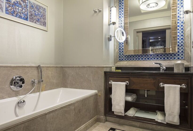 Номер Executive, Hilton Bursa Convention Center & Spa