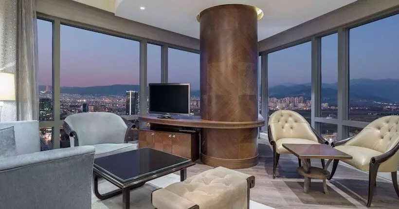 سوییت اجرایی, Hilton Bursa Convention Center & Spa
