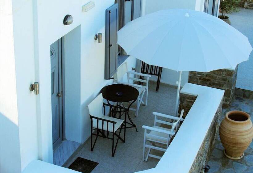 شقة غرفة واحدة, Indigo Studios