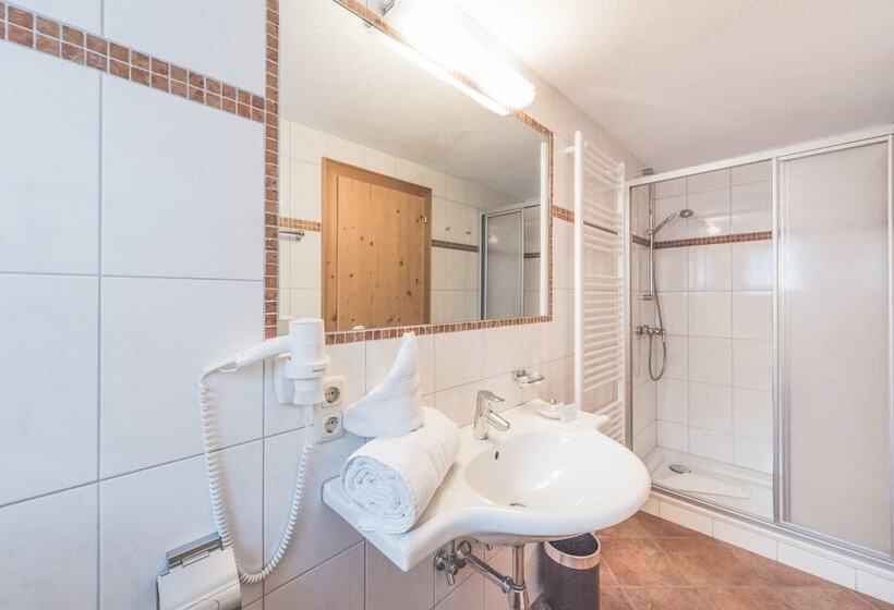 غرفة قياسية فردية, Kertess