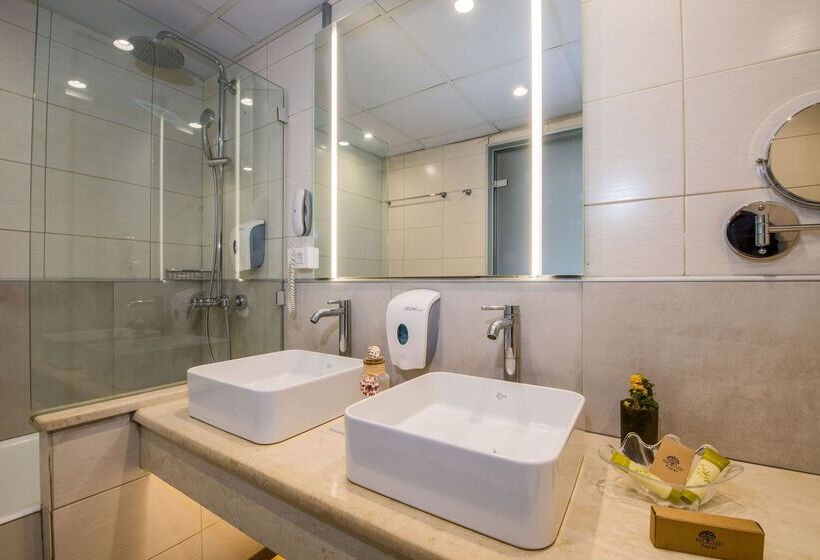 اتاق خانوادگی با چشم‌انداز کوه, Kiani Beach Resort Family All Inclusive